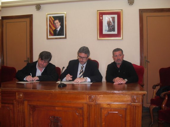 Ajuntament d´Amposta > Comunicació > L’Ajuntament d’Amposta signa convenis amb el Club de Futbol Amposta i el Handbol Amposta