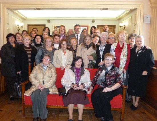 Ajuntament d´Amposta > Comunicació > Amposta celebra Santa Llúcia amb un diumenge de comerços al carrer i un homenatge als vestits de paper