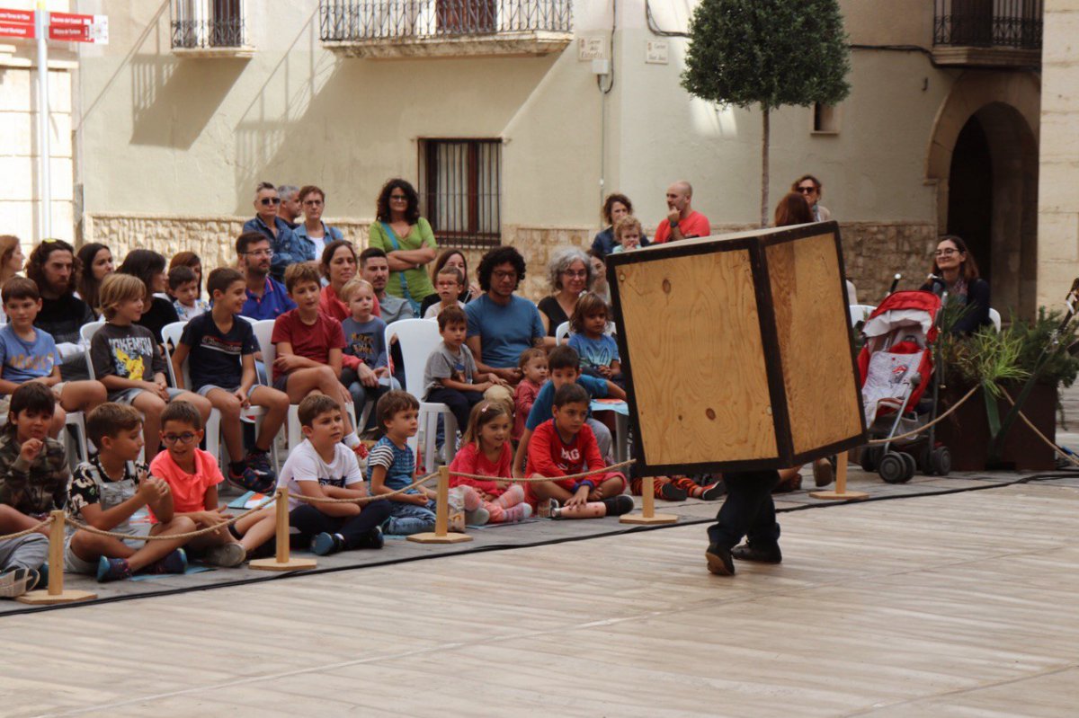 El FesticAM torna a convertir Amposta en la capital de les arts en viu al carrer