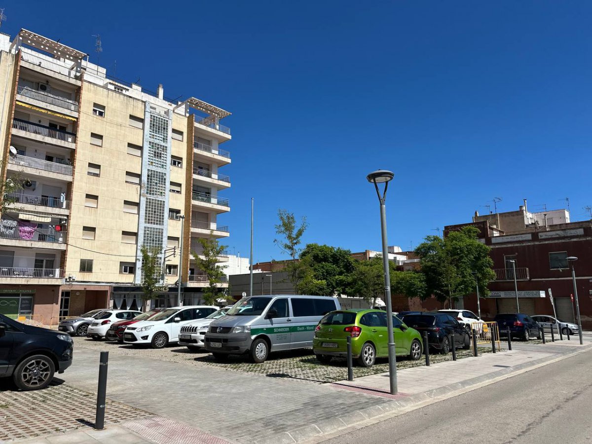 L’aparcament en superfície de la zona de l’Hospital ja està actiu