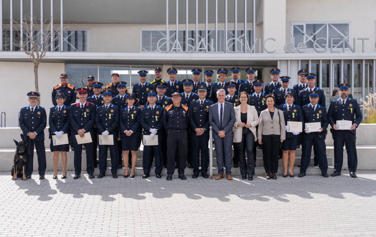 El 6è Dia de la Policia Local i Protecció Civil d’Amposta reconeix 18 policies