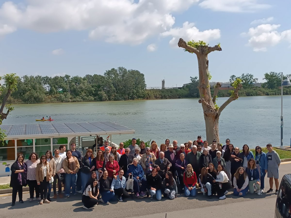 Jornada intergeneracional a la Perla en el marc dels projectes ’Bon dia, compartim? i ’L’Escola del cuidar’