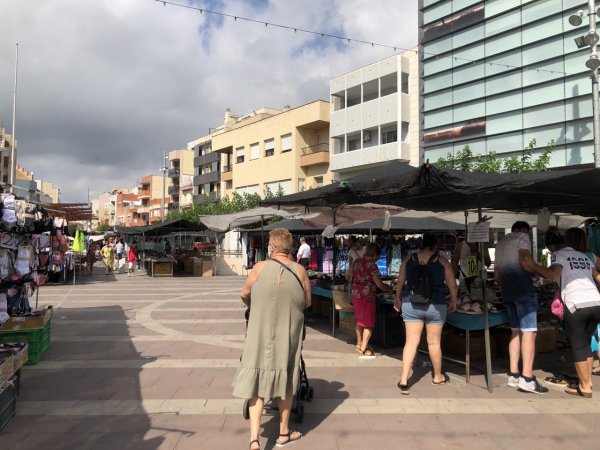 Es reprèn el mercat ambulant dels dimarts