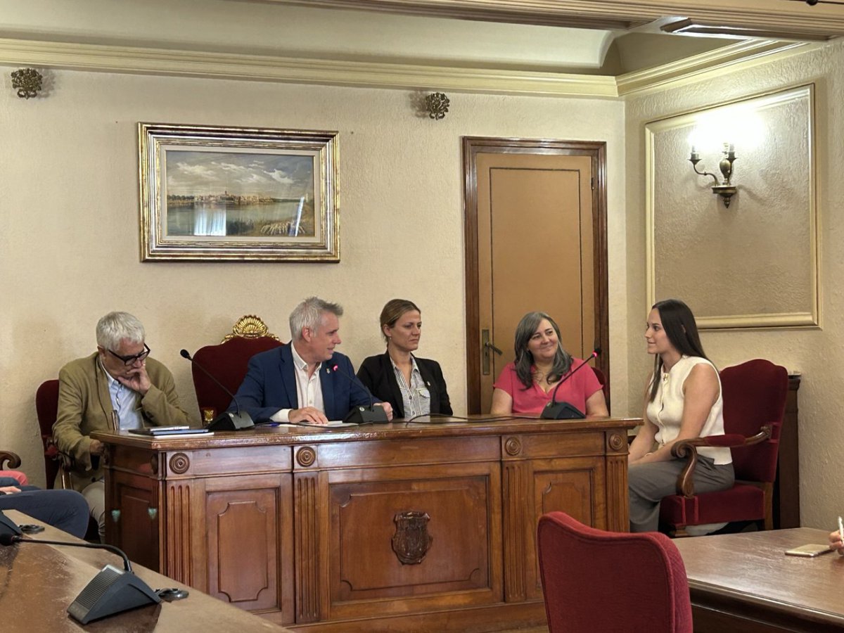 Ariadna Tomàs Iborra pren possessió de l’acta de regidora Ariadna Tomàs Iborra pren possessió de l’acta de regidora