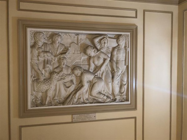 L’Ajuntament passarà a bronze el mural ’Relleu del treball. La tècnica i l’estudi’, de Soriano-Montagut