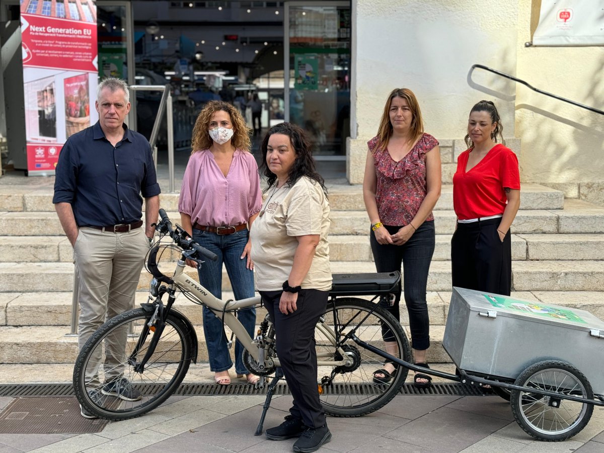 El Mercat Municipal ja reparteix a domicili per fer arribar els productes de proximitat a tota la població