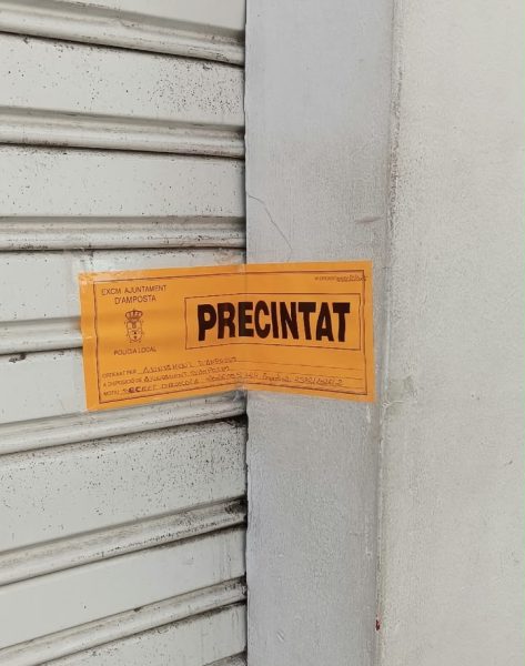 L’Ajuntament d’Amposta precinta un local d’oci nocturn davant l’incompliment reiterat d’una ordre de tancament acordada per Decret d’Alcaldia